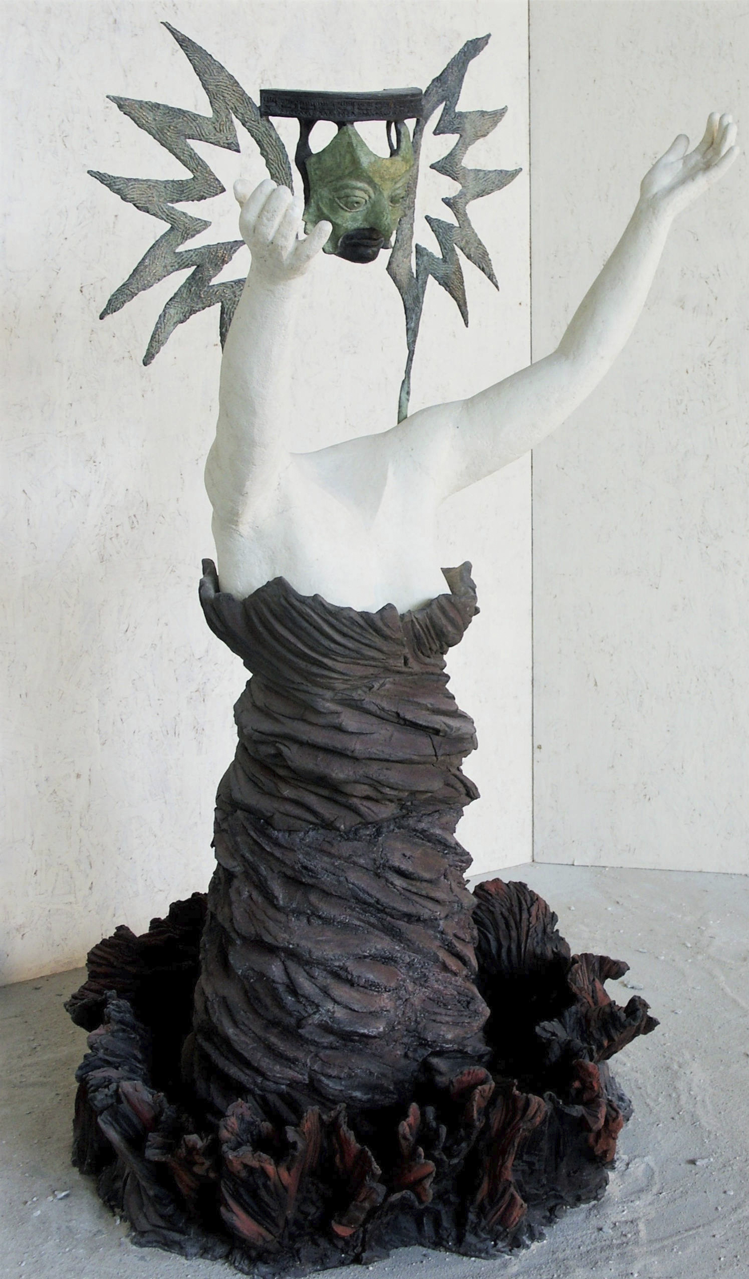 Open armen
2014 Zwarte albast. 102 x 25 cm